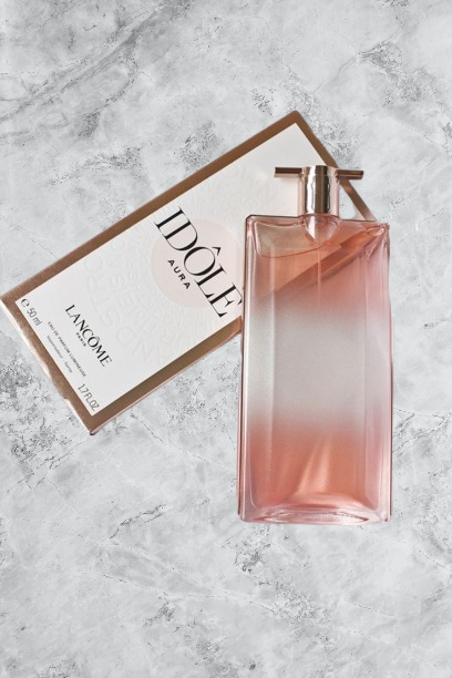 عطر الأنوثة إيدول كارلوتا